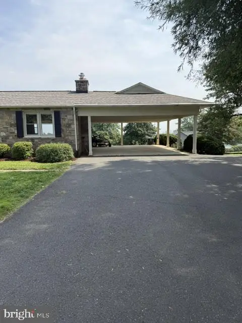 8215 Lees Rd, Warrenton, VA 20186 - #2