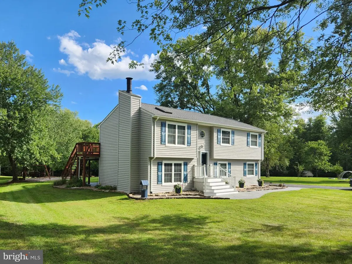 4327 S Starcrest Dr, Warrenton, VA 20187 - #1