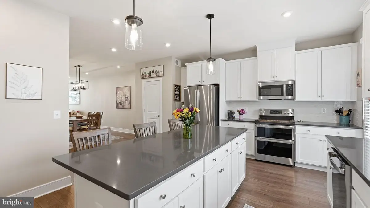 4252 Frost St, Marshall, VA 20115 - #1