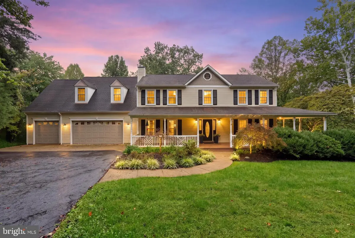 7154 Chesterfield Dr, Warrenton, VA 20187 - #1