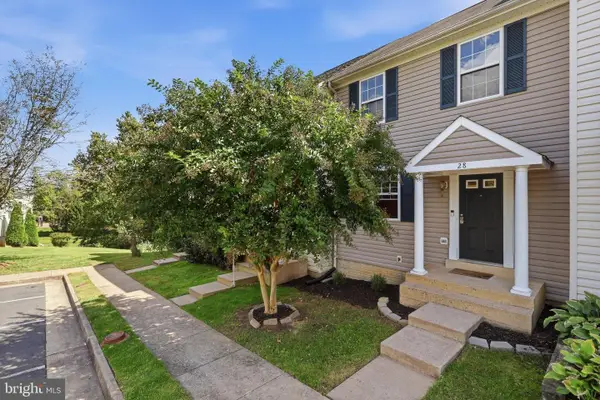 28 Quarterpole Ct, WARRENTON, VA 20186
