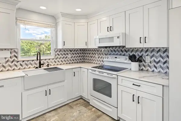 6444 Lancaster Dr, WARRENTON, VA 20187