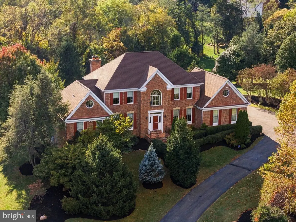 7835 Wellington Dr, Warrenton, VA 20186 - #1