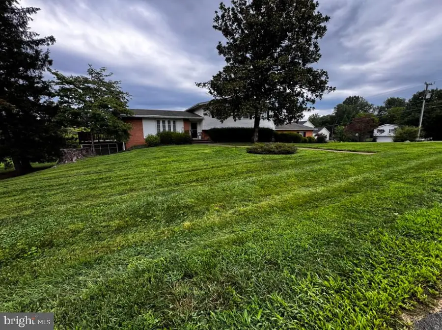 7260 Mosby Dr, Warrenton, VA 20187 - #2