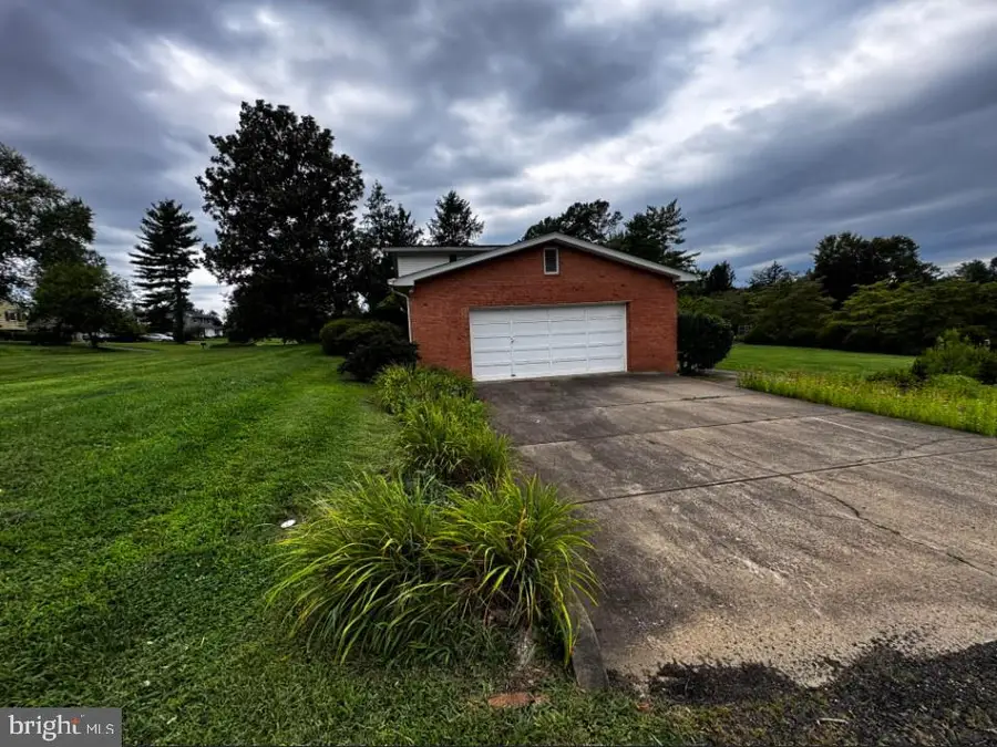 7260 Mosby Dr, Warrenton, VA 20187 - #3