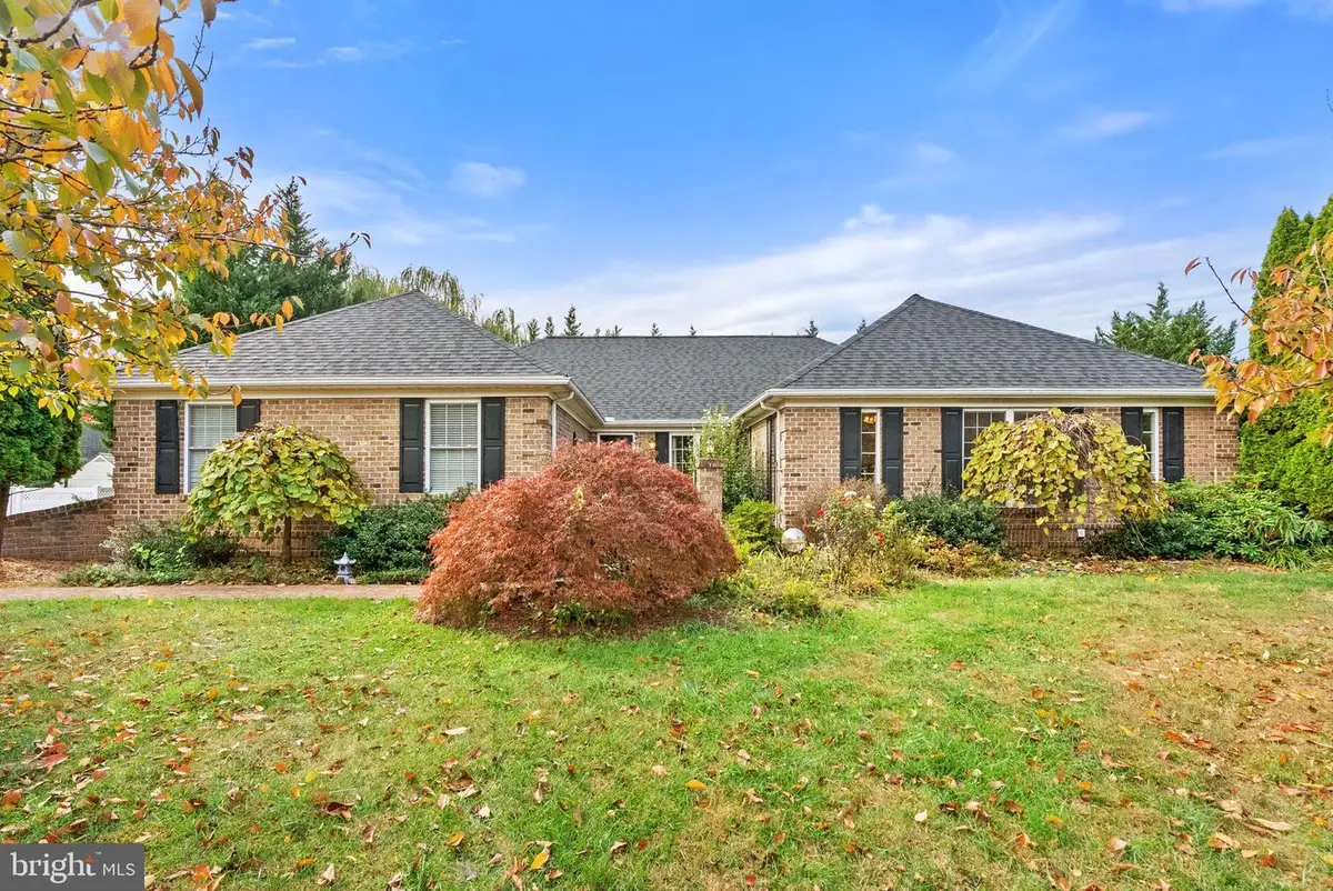 212 Fairfield Dr, Winchester, VA 22602 - Image #1