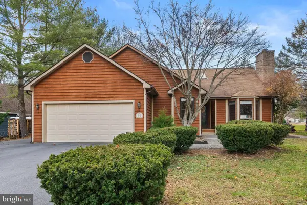 323 Masters Dr, CROSS JUNCTION, VA 22625