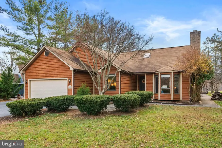 323 Masters Dr, Cross Junction, VA 22625 - Image #2
