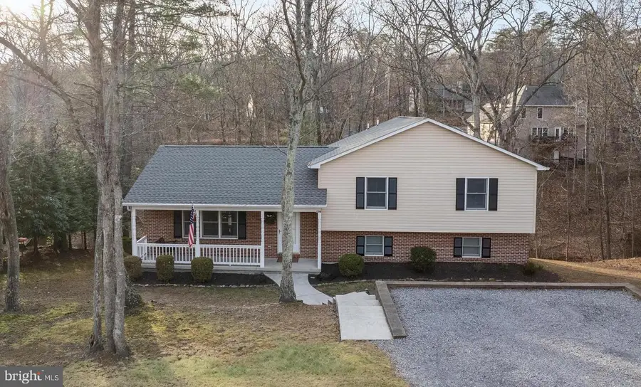 106 Redbud Cir, Cross Junction, VA 22625 - Image #2