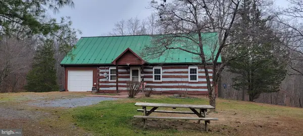 186 Pine Cone Dr, CROSS JUNCTION, VA 22625