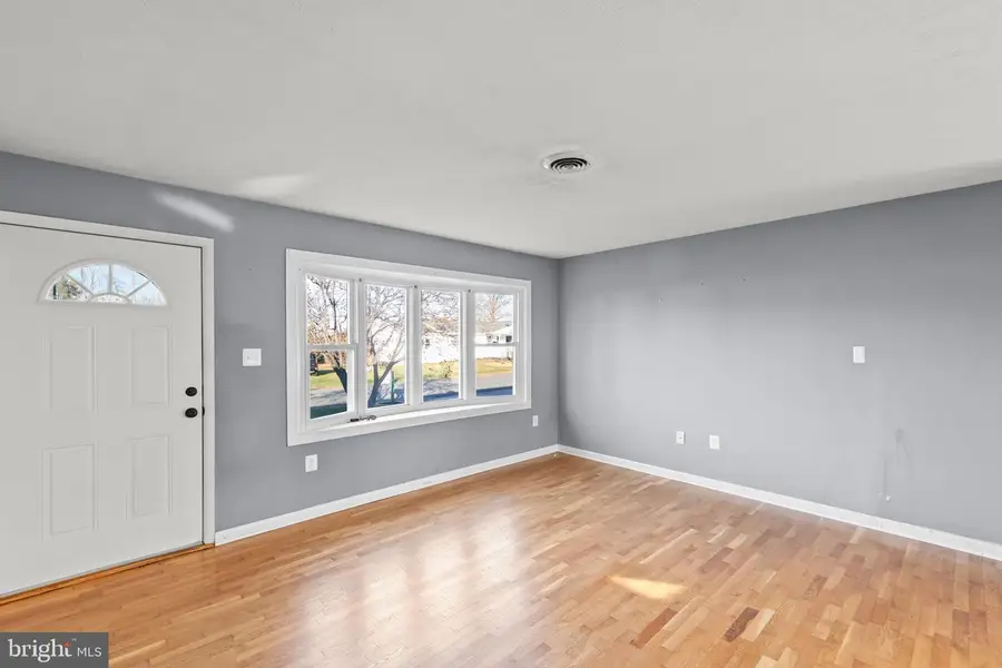 126 Plainfield Dr, Winchester, VA 22602 - Image #3