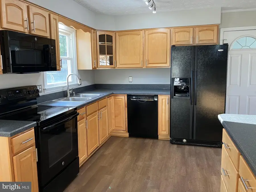 114 Buckingham Dr, Stephens City, VA 22655 - Image #2