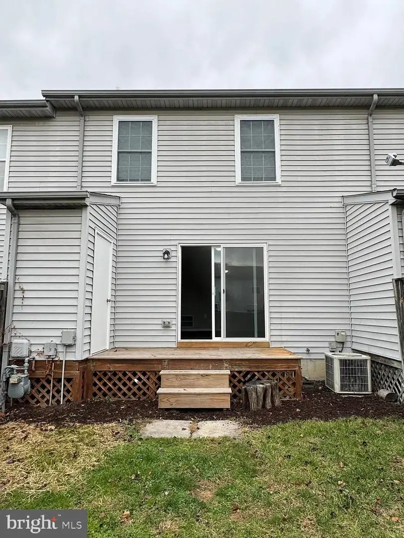 204 Barrington Ln, Winchester, VA 22601 - Image #2