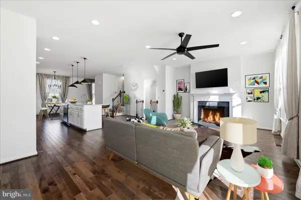 156 Solara Dr, WINCHESTER, VA 22602