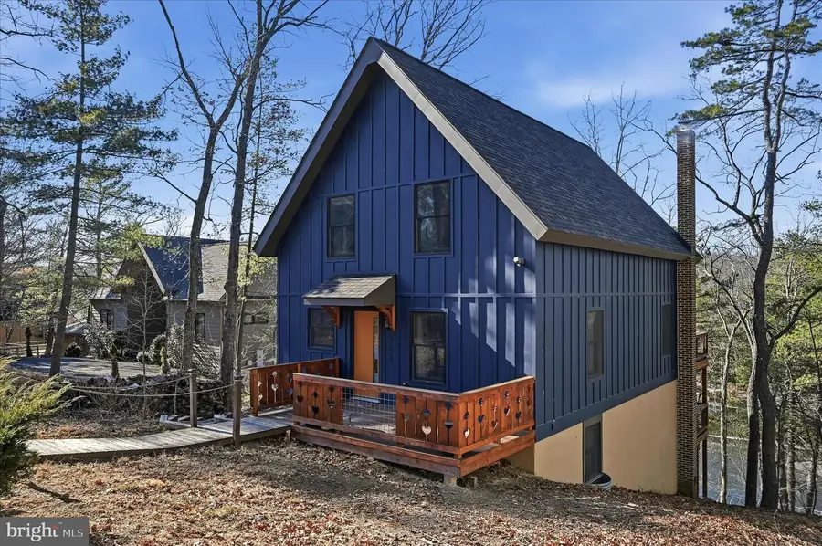 241 Sunset Cir, Cross Junction, VA 22625 - Image #2