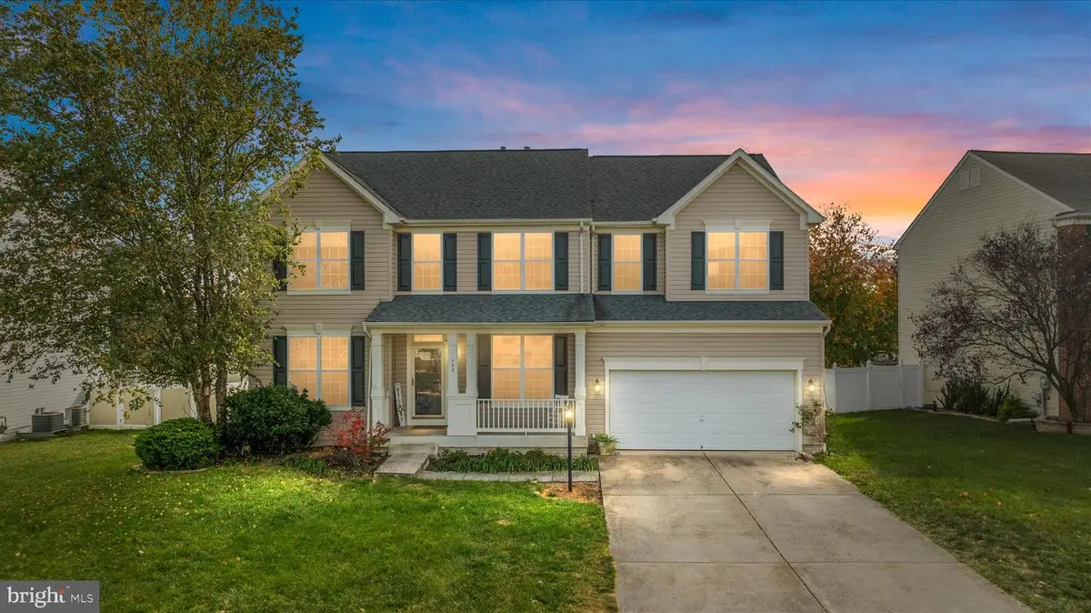 123 Fredericksburg Dr, Stephens City, VA 22655 - #1
