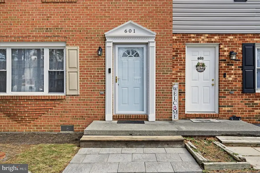 601 Carroll Dr, Stephens City, VA 22655 - #2