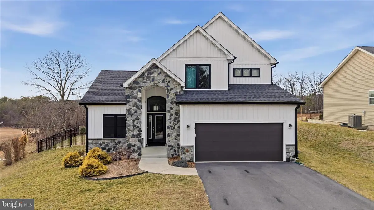 787 W Masters Dr, Cross Junction, VA 22625 - #1