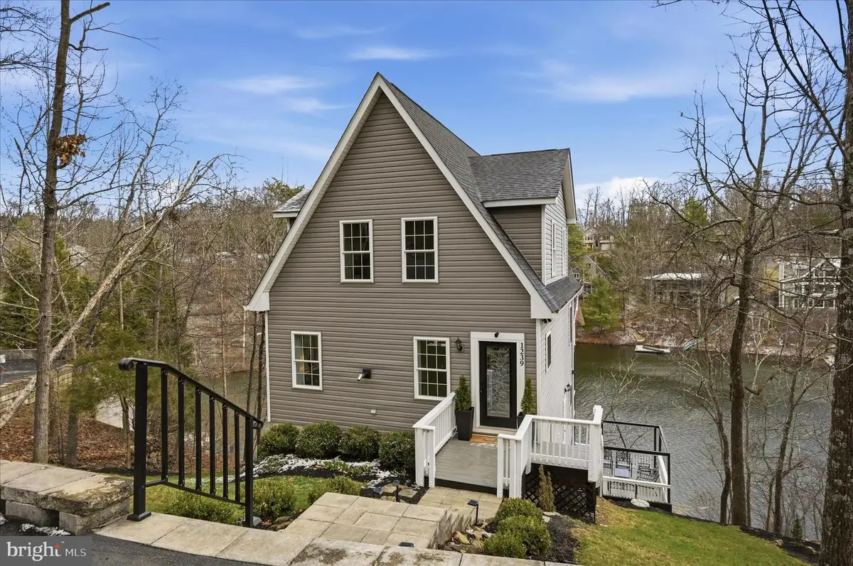 1239 Lakeview Dr, Cross Junction, VA 22625 - #1