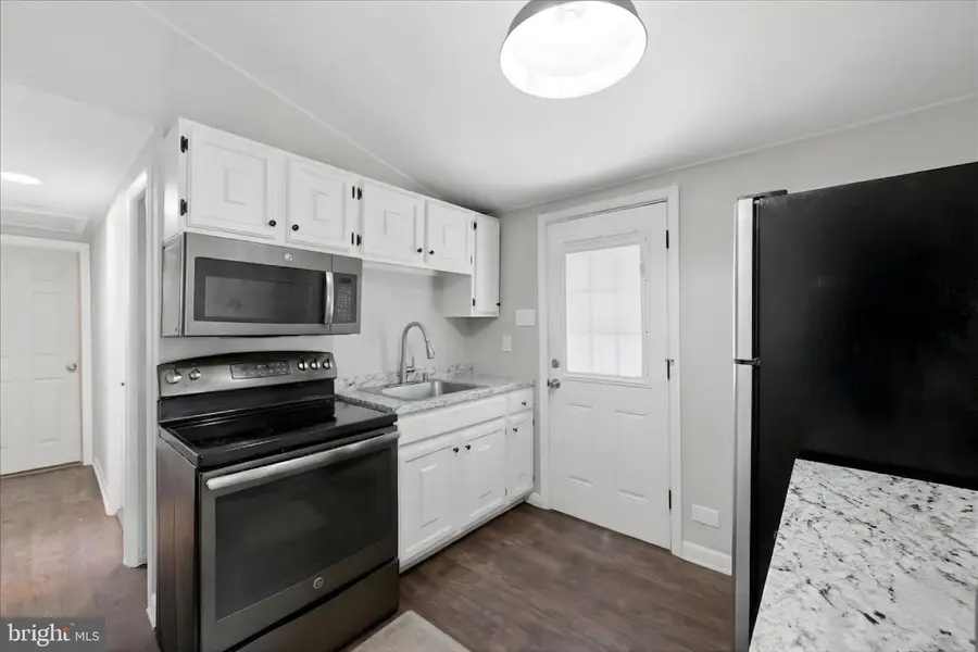 221 Broad Ave, Winchester, VA 22602 - #2