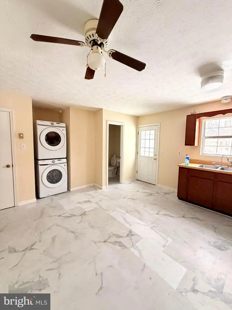 240 Nottoway Dr, Stephens City, VA 22655 - #3