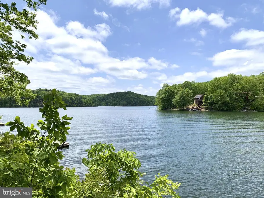 233 Sunset Cir, Cross Junction, VA 22625 - #2