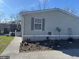 211-62 Forest Lake Dr, STEPHENS CITY, VA 22655