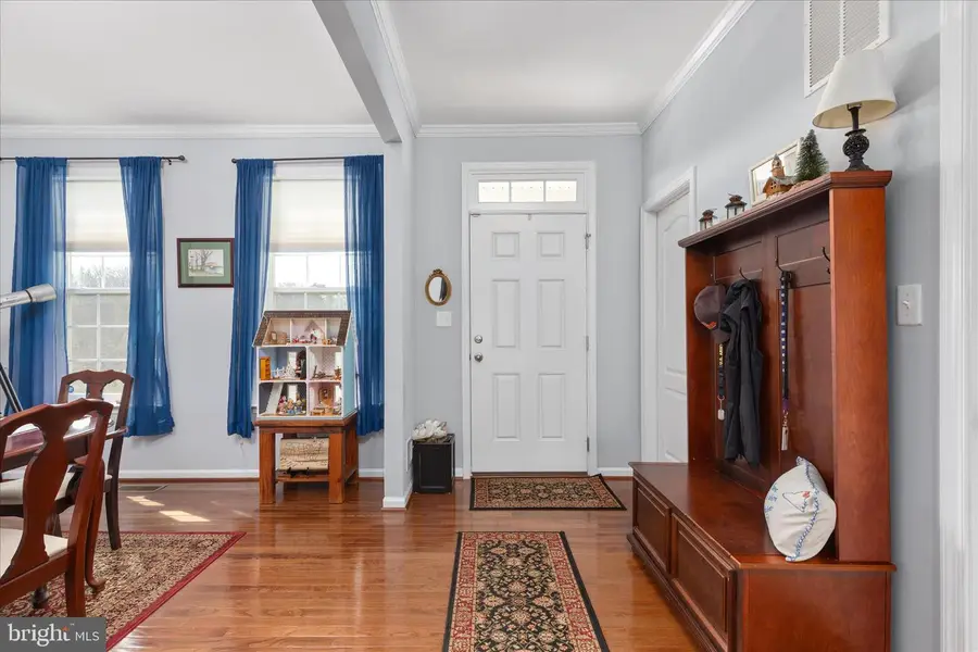 1041 W Masters Dr, Cross Junction, VA 22625 - #3