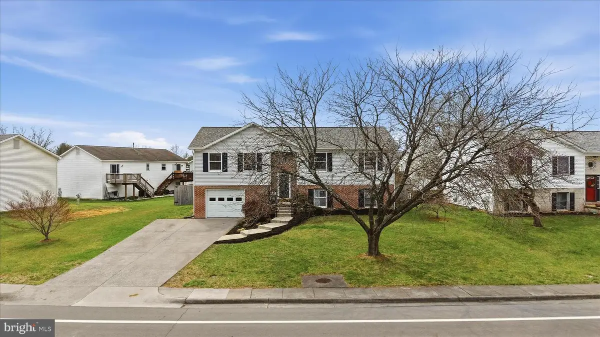 203 Ivory Dr, Stephens City, VA 22655 - #1