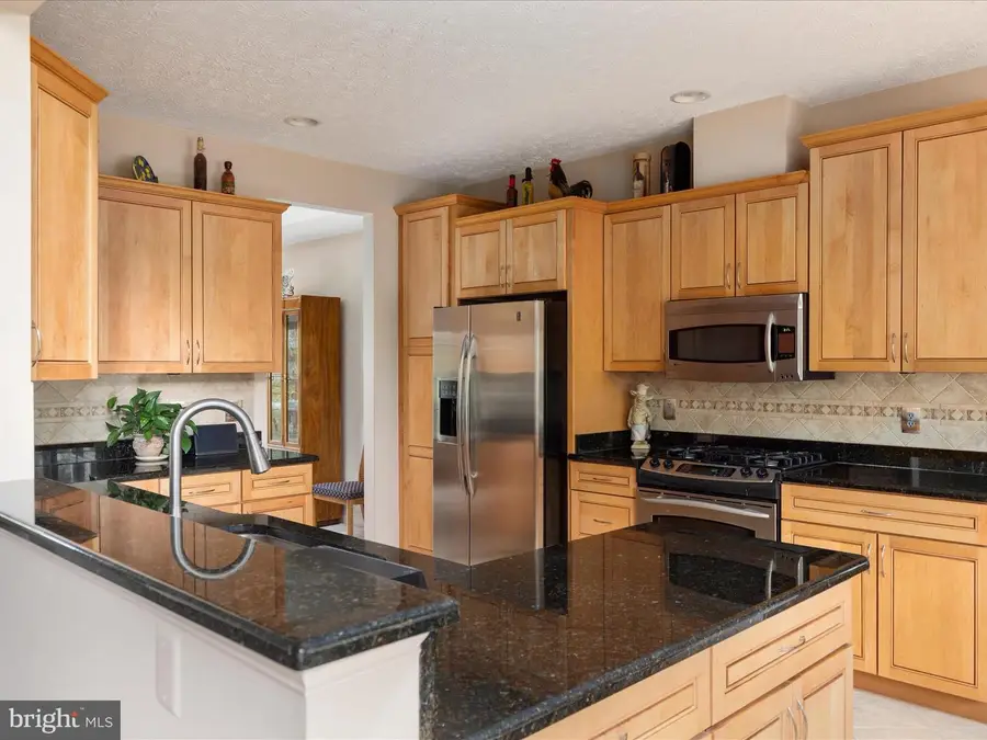 228 Sunset Cir, Cross Junction, VA 22625 - #2