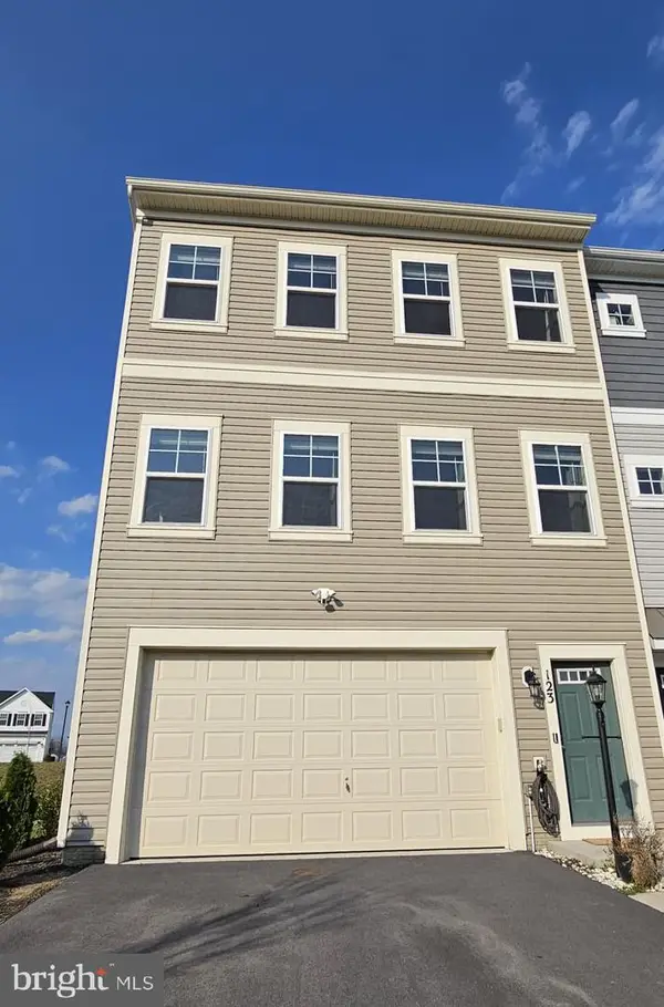 123 Jewel Box, STEPHENSON, VA 22656