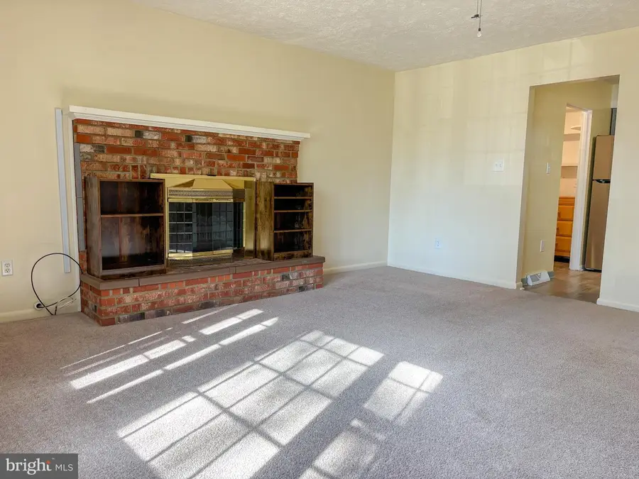 102 Carroll Dr, Stephens City, VA 22655 - #3