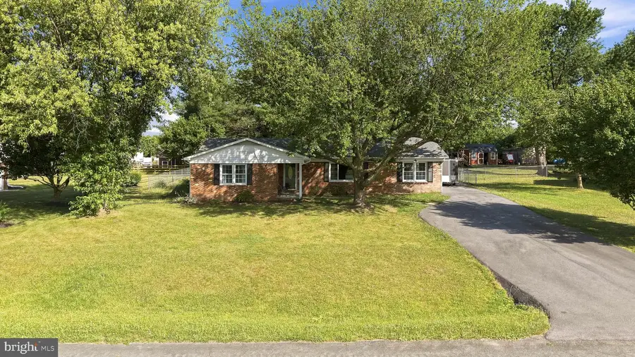 112 Lane St, Stephens City, VA 22655 - #2