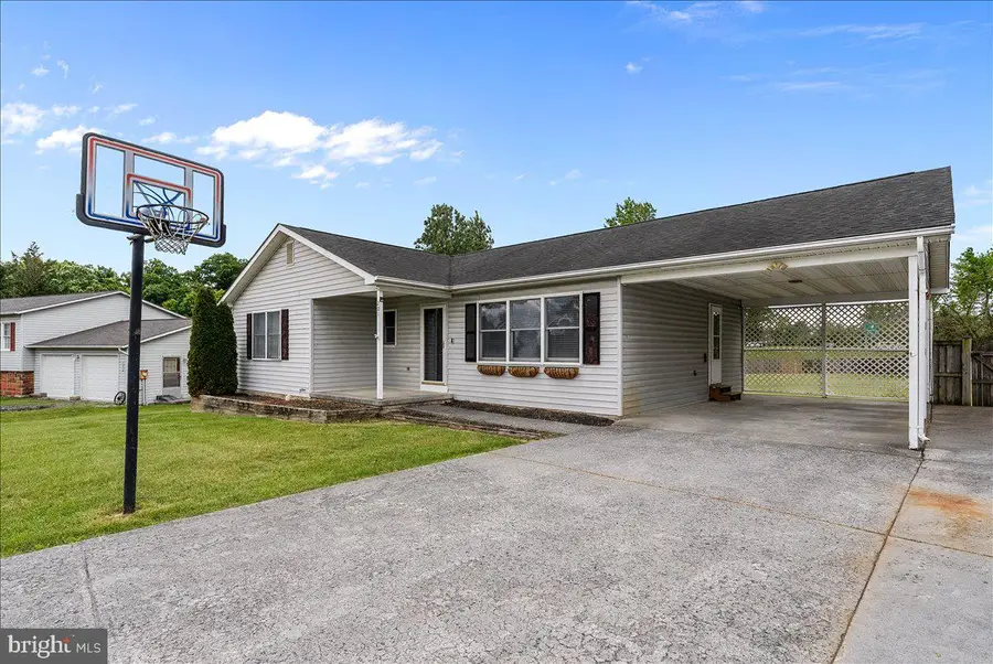 201 Nightingale Ave, Stephens City, VA 22655 - #2