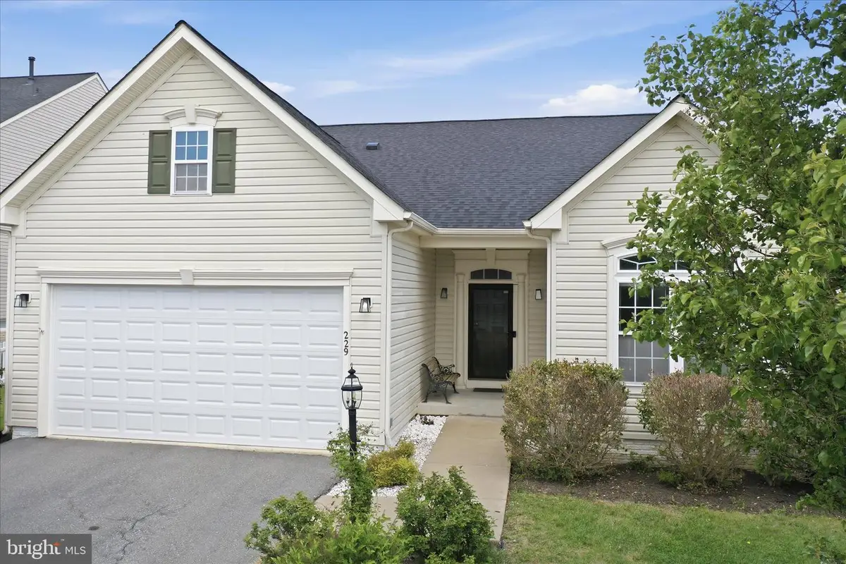 229 Stephens Run St, Stephens City, VA 22655 - #1