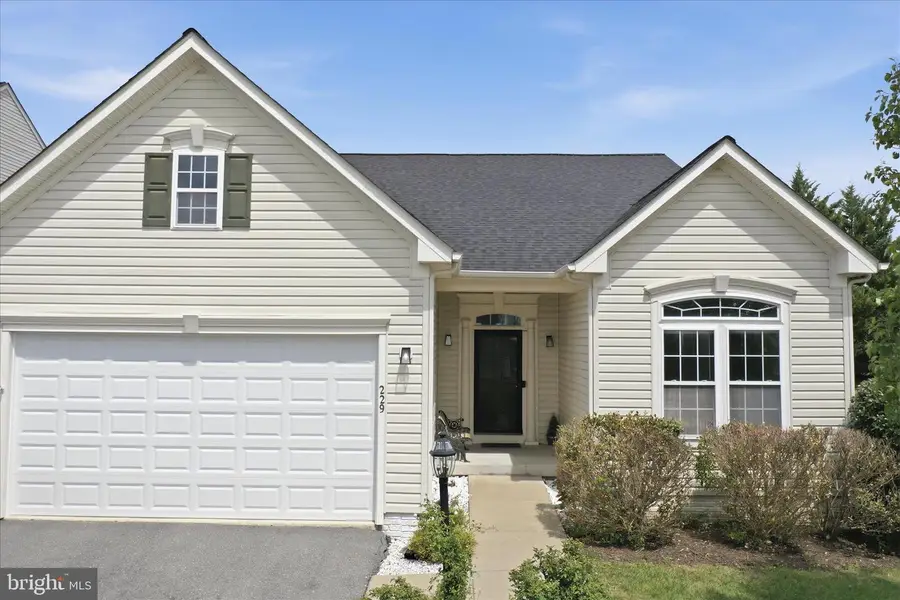 229 Stephens Run St, Stephens City, VA 22655 - #2