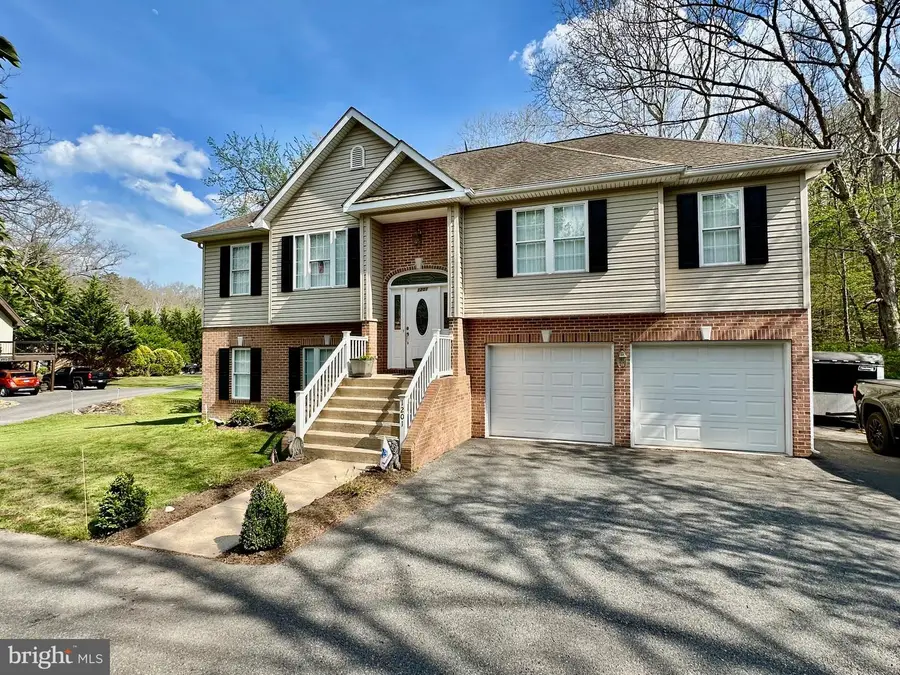 1201 Lakeview Dr, Cross Junction, VA 22625 - #2