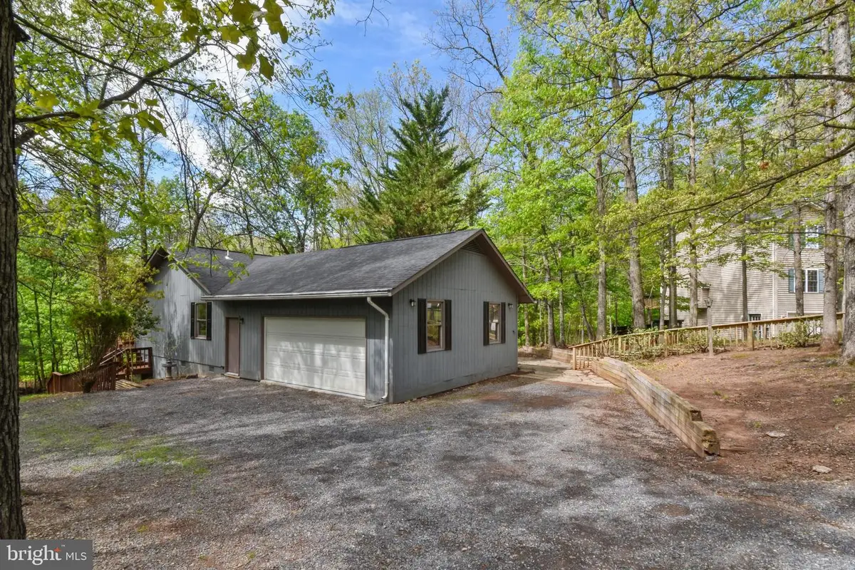 102 Northwood Cir, Cross Junction, VA 22625 - #1