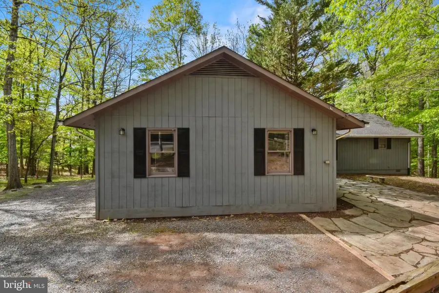 102 Northwood Cir, Cross Junction, VA 22625 - #3