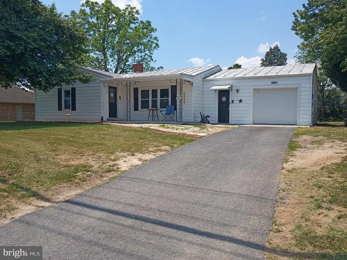 980 Greenwood Rd, Winchester, VA 22602 - #1