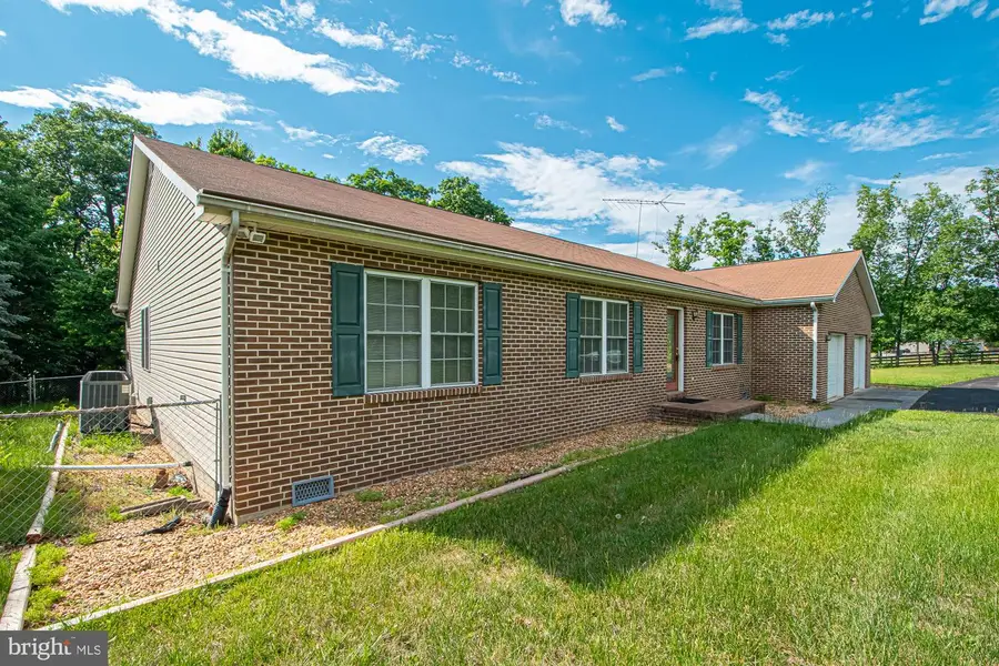 1001 N Timber Ridge Rd, Cross Junction, VA 22625 - #3