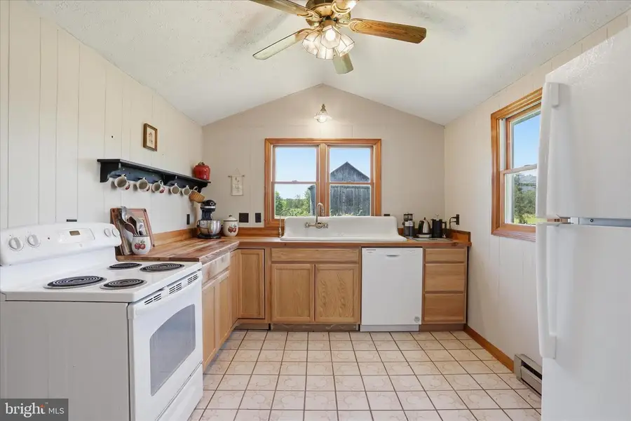 1604 Double Church Rd, Stephens City, VA 22655 - #3