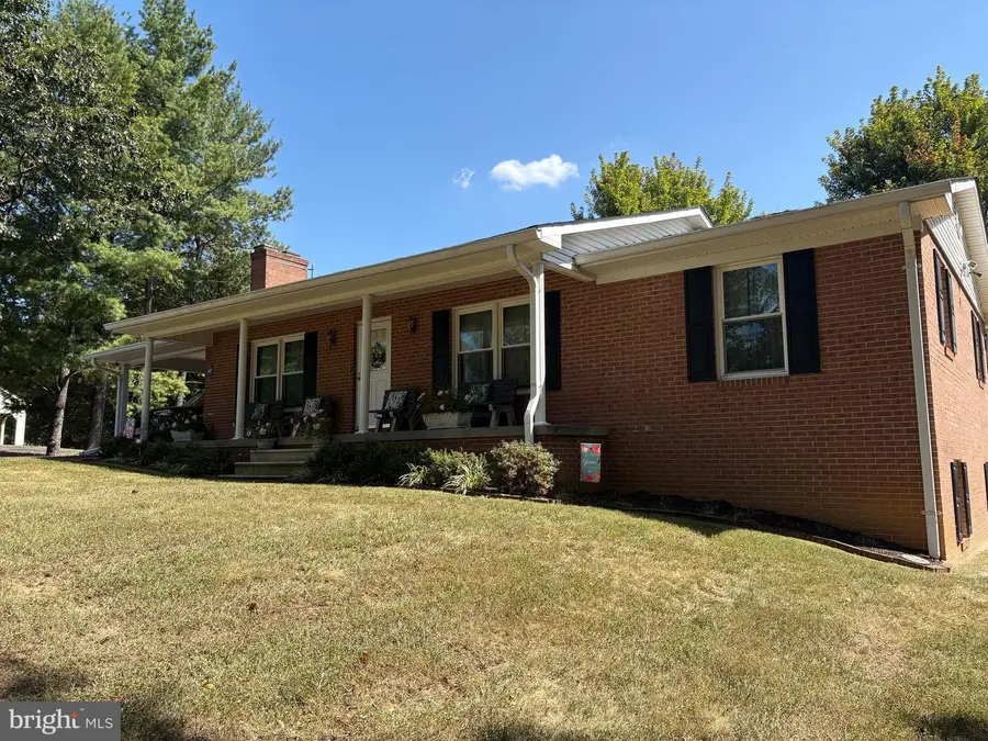 201 Woodridge Ln, Winchester, VA 22603 - #2