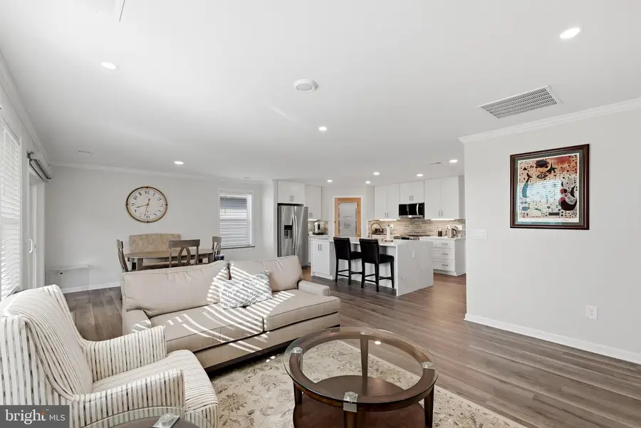 121 Grasmere St, Stephens City, VA 22655 - #3