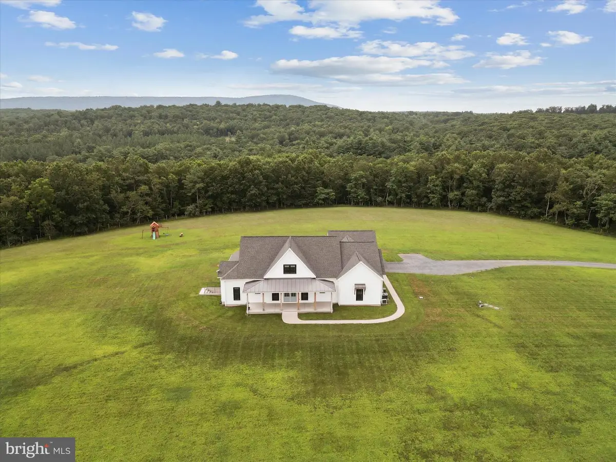 886 Middle Fork Rd, Cross Junction, VA 22625 - #1