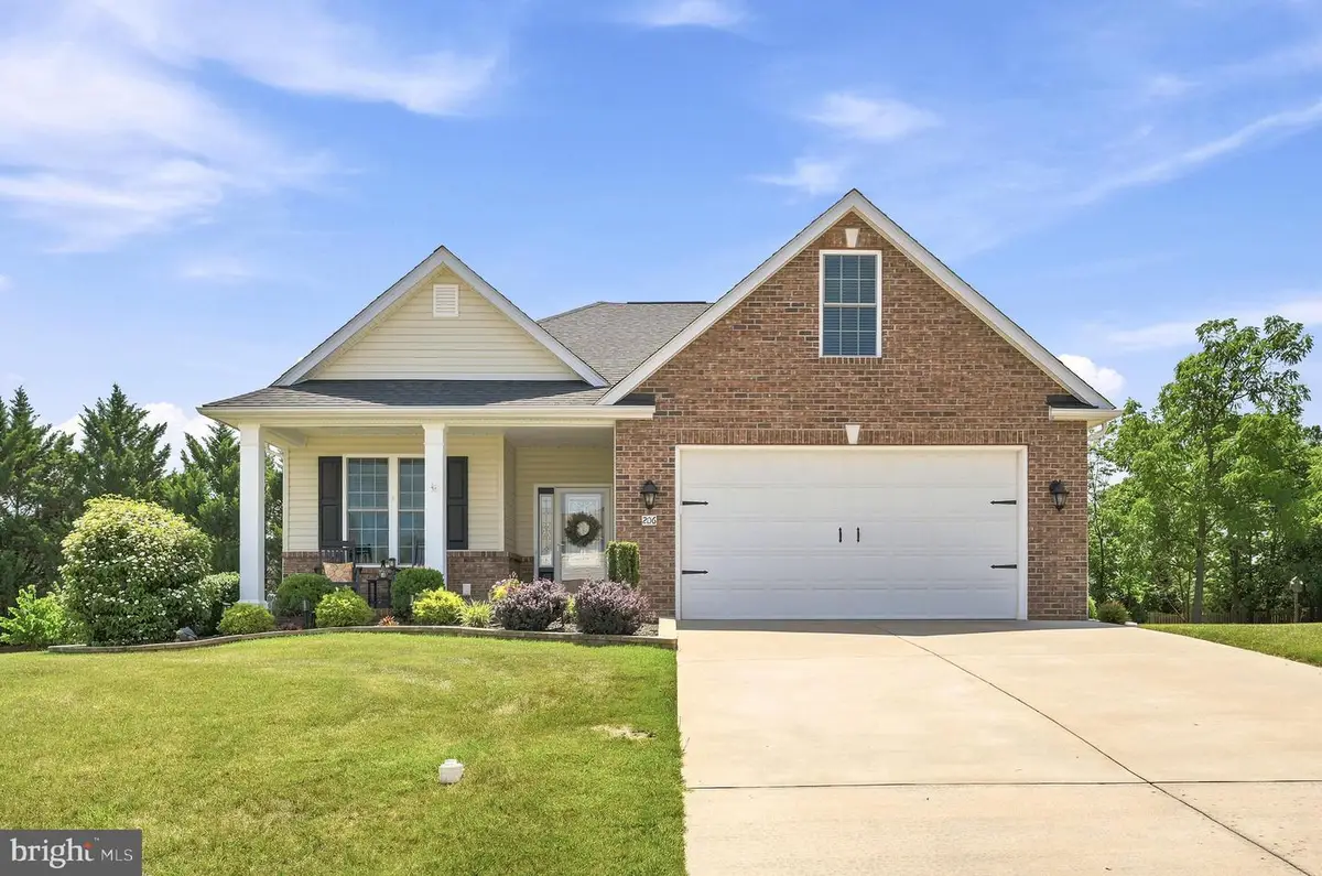 206 Ivy Hill Ct, Stephens City, VA 22655 - #1