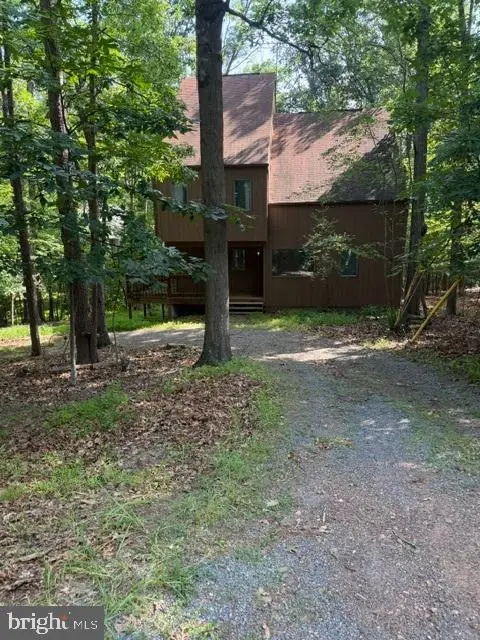 1317 Lakeview Dr, CROSS JUNCTION, VA 22625