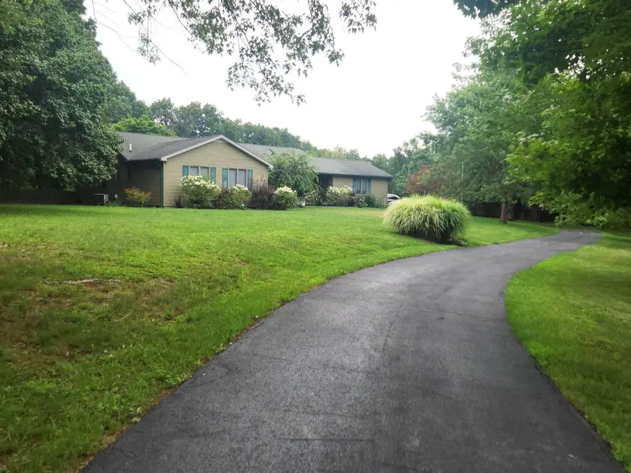 414 Devils Backbone Olook, Stephenson, VA 22656 - #3