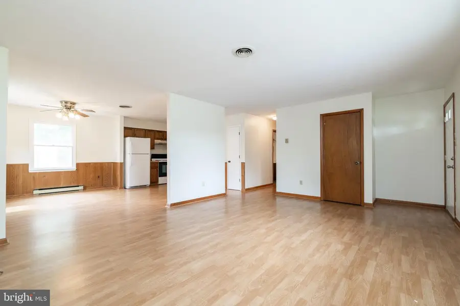 305 Hackberry Dr, Stephens City, VA 22655 - #2