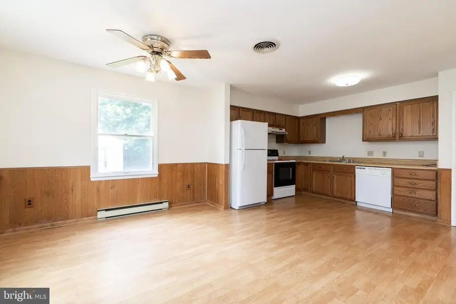 305 Hackberry Dr, Stephens City, VA 22655 - #3